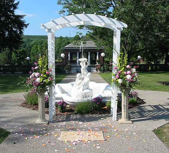 Outdoor weddings make a great day Ensure that the shade you provide for 